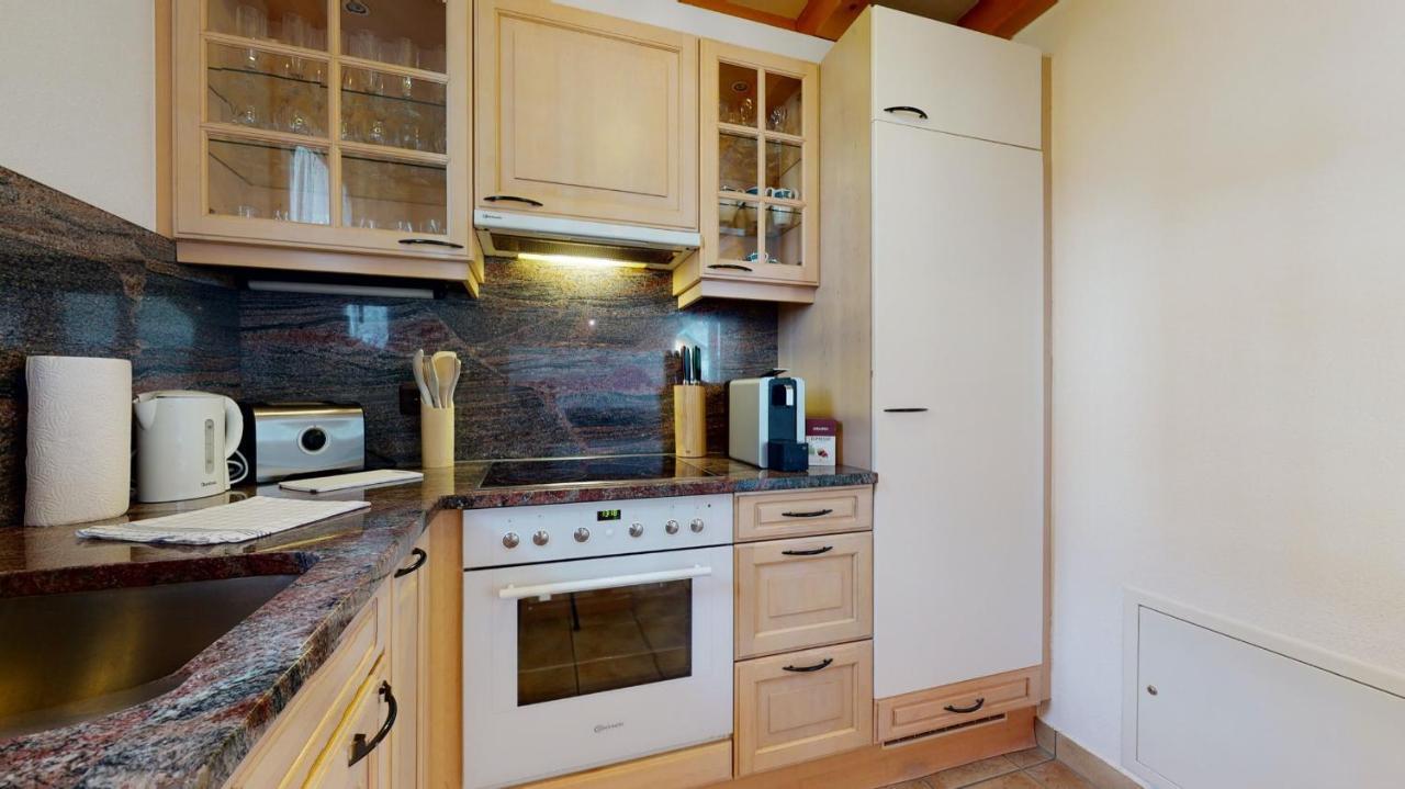 Octogon, 2 Bedrooms, Ideally Located In Apartment